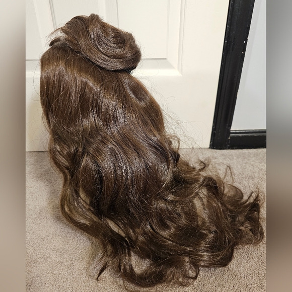 Map of Beauty 24-inch Long Brown Wavy Wig Belle Cosplay - Picture 5 of 10